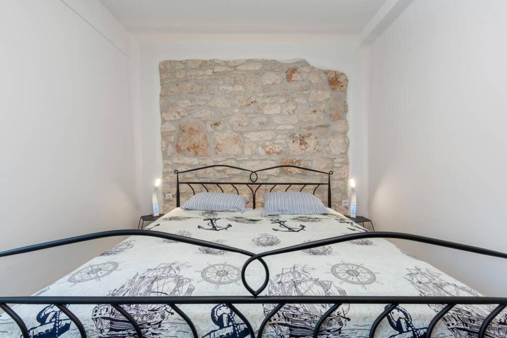 Predivan Novouredeni Apartman U Blizini Mora Banjole Bagian luar foto