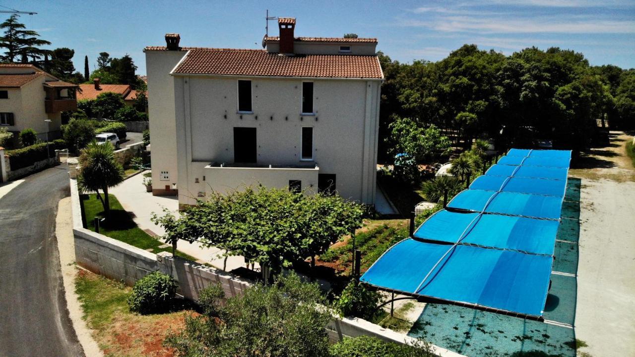 Predivan Novouredeni Apartman U Blizini Mora Banjole Bagian luar foto